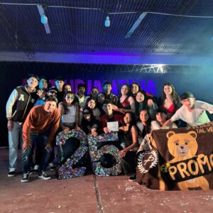 Mantilla se Vistió de Fiesta para Celebrar la Juventud y la Primavera 005