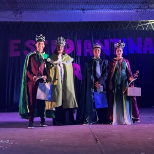 Mantilla se Vistió de Fiesta para Celebrar la Juventud y la Primavera 011