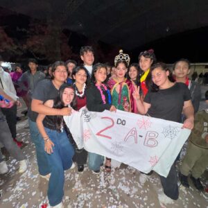 Mantilla se Vistió de Fiesta para Celebrar la Juventud y la Primavera 017